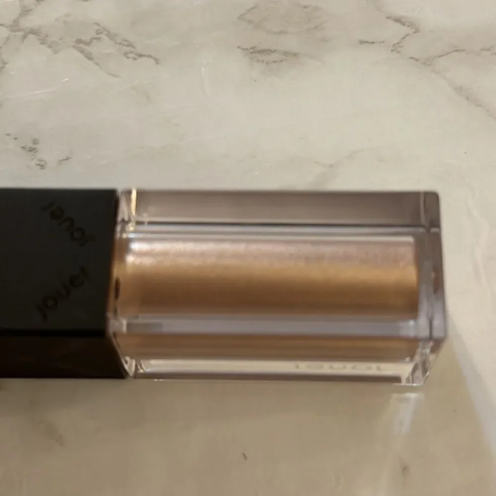 Jouer Cosmetics Paris Lights Eye Paint Liquid Eyeshadow in l’amour metallic pink